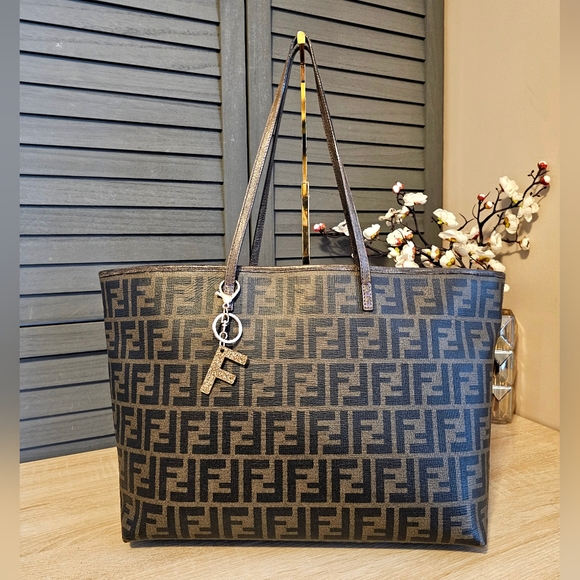 Authentic FENDI Zucca Spalmati Canvas Large Tote Shoulder Bag Purple 💜 - Picture 1 of 12